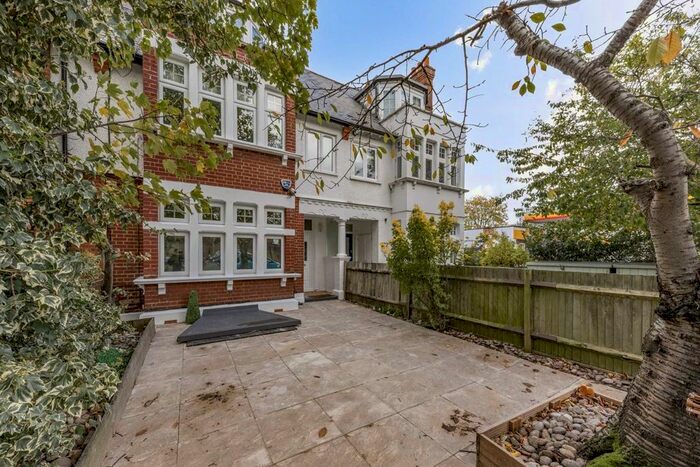 5 Bedroom Property To Rent In Sheen Road, Richmond, TW9