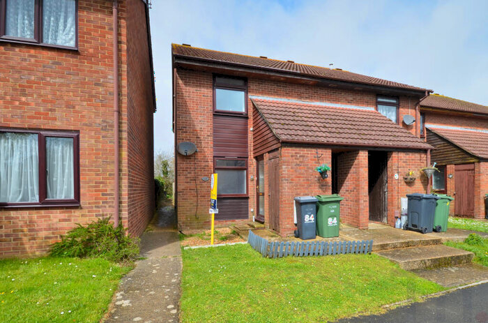 1 Bedroom Maisonette To Rent In Sylvan Drive, Newport, Isle Of Wight, PO30