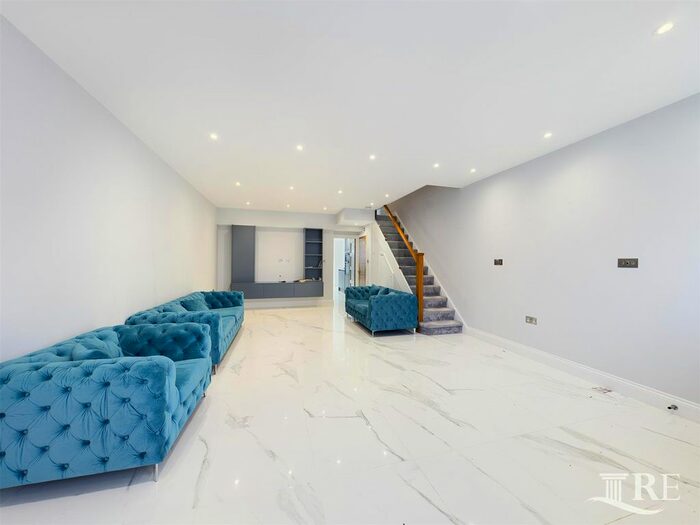 4 Bedroom Terraced House To Rent In Earlsmead Road, London NW10