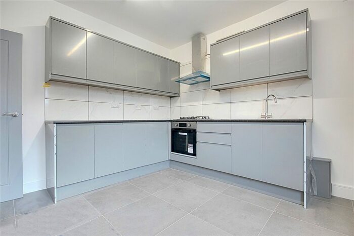 4 Bedroom Terraced House To Rent In Kingsway, Enfield, EN3