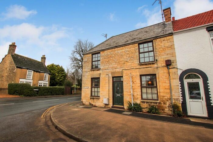 2 Bedroom Cottage To Rent In The Green, Werrington, Peterborough, PE4