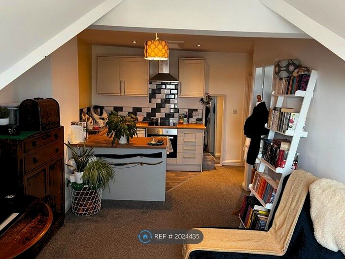 Studio To Rent In Waterloo Road, Blackpool, FY4