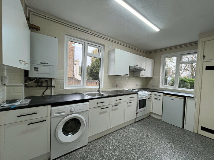 2 Bedroom Apartment To Rent In Vogue Court, - Widmore Road, Bromley, Kent, BR1