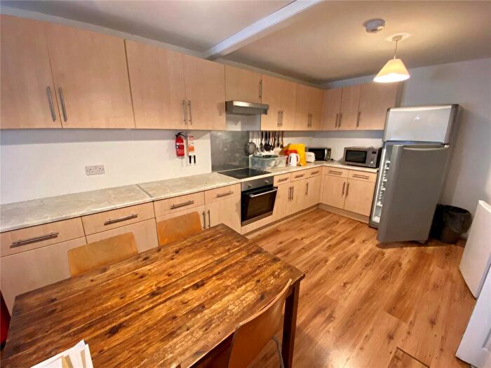 6 Bedroom Terraced House To Rent In Willow Bank, Manchester, Greater Manchester, M14