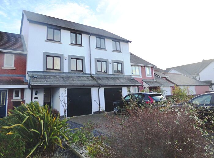 4 Bedroom Town House To Rent In Morlais, Conwy, LL32