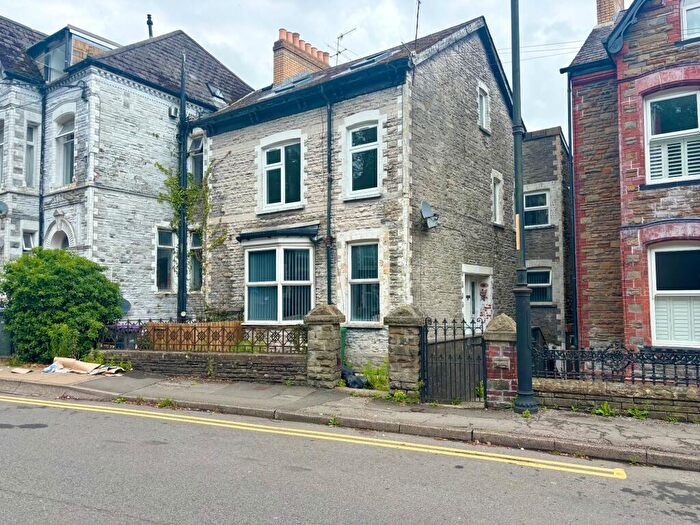 4 Bedroom Maisonette To Rent In Osborne Road, Pontypool, NP4