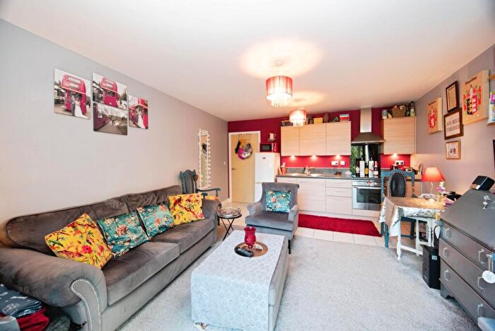 1 Bedroom Flat For Sale In Sandling Lane, Maidstone, Kent, ME14