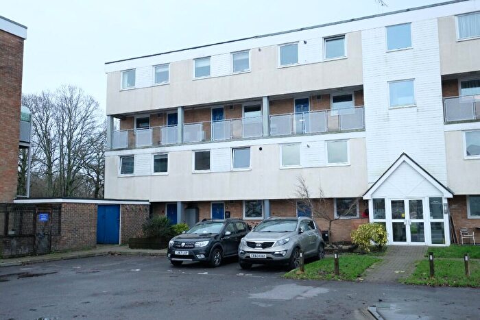 3 Bedroom Ground Maisonette For Sale In Africa Drive, Marchwood, Southampton, SO40