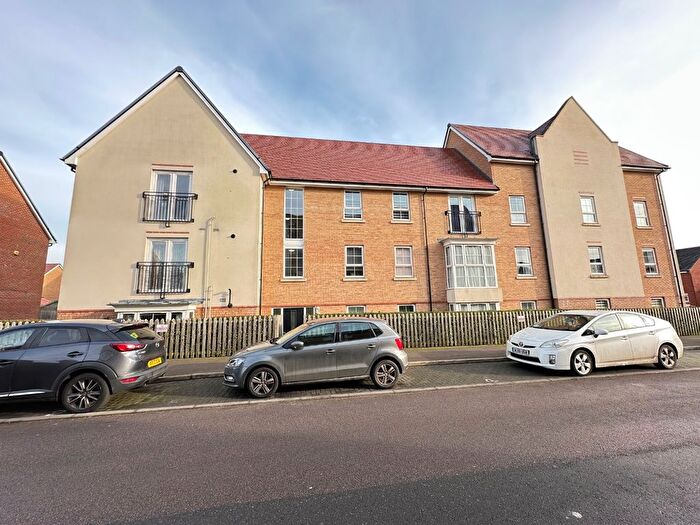 2 Bedroom Flat To Rent In Design Drive, Dunstable, Bedfordshire, LU6