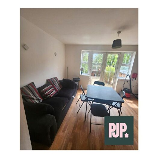 1 Bedroom Semi Detached House To Rent In Casson Drive, Bristol, BS16