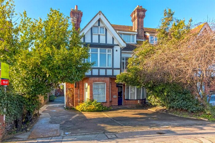 1 Bedroom Flat To Rent In Broadwater Road, Broadwater, Worthing, BN14