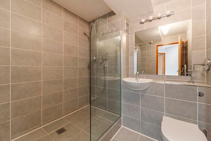 1 Bedroom Flat For Sale In Java Wharf, Shad Thames, SE1