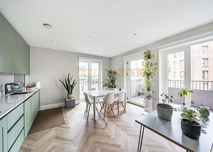 2 Bedroom Flat To Rent In Royal Engineers Way, Mill Hill, NW7