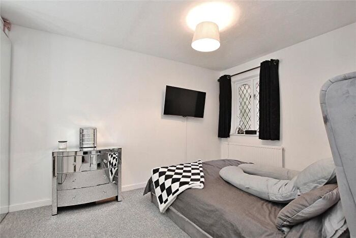 1 Bedroom End Of Terrace House To Rent In Woking, Surrey, GU24