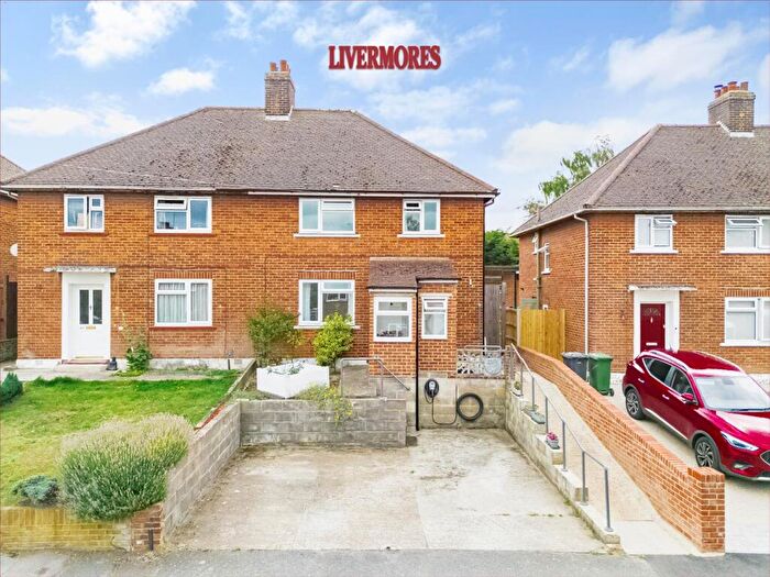 3 Bedroom Semi-Detached House For Sale In Rowan Crescent, Dartford, DA1