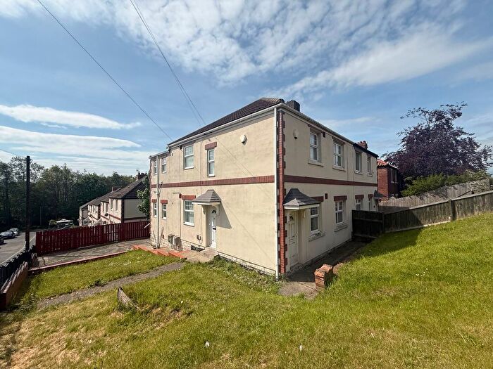 2 Bedroom Flat To Rent In Bilbrough Gardens, Newcastle Upon Tyne, NE4