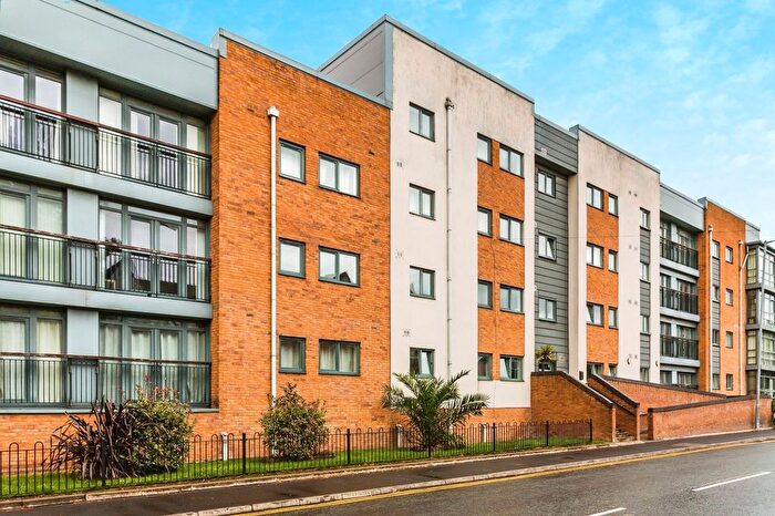 2 Bedroom Flat To Rent In Moss Lane East, Manchester, Greater Manchester, M14