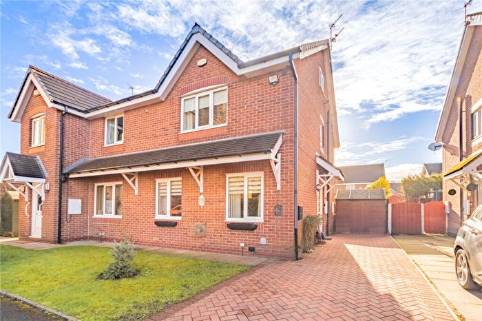 3 Bedroom Semi Detached House For Sale In Lambourne Grove, Milnrow, Rochdale, Greater Manchester, OL16