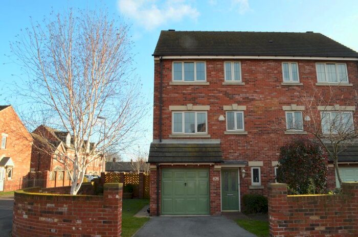 4 Bedroom Semi-Detached House To Rent In Pretoria Street, Featherstone, WF7