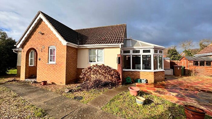 2 Bedroom Detached Bungalow For Sale In Windmill Gardens, Wisbech, Cambridgeshire, PE14