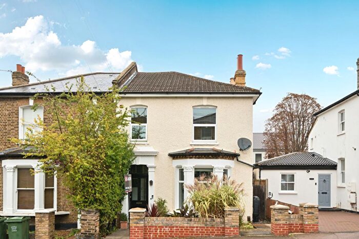 2 Bedroom Flat For Sale In Bonfield Road, London, SE13