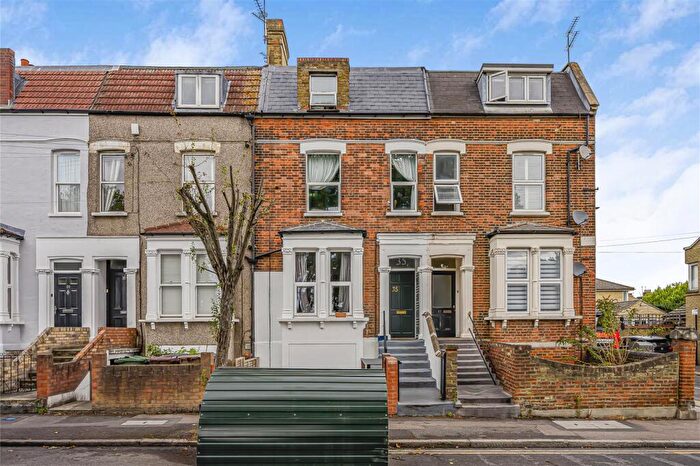 2 Bedroom Flat To Rent In Addison Road, Walthamstow, E17