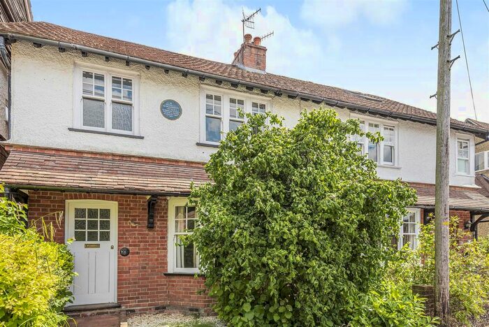 3 Bedroom Semi-Detached House To Rent In Chestnut Avenue, Haslemere, GU27