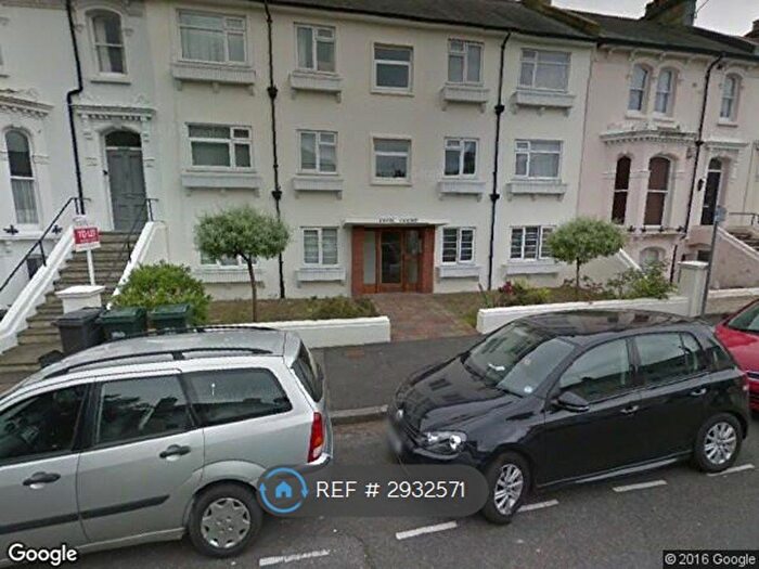 2 Bedroom Flat To Rent In West Terrace, Eastbourne, BN21