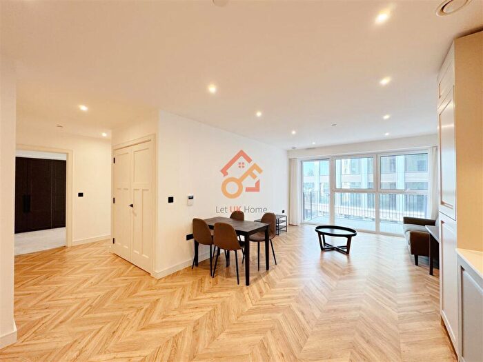 2 Bedroom Flat To Rent In Tryon House, Brook Street, Kingston Upon Thames, KT1