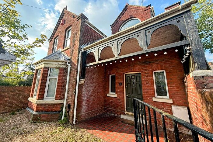 3 Bedroom Detached House To Rent In River View, Bitterne Park, SO18