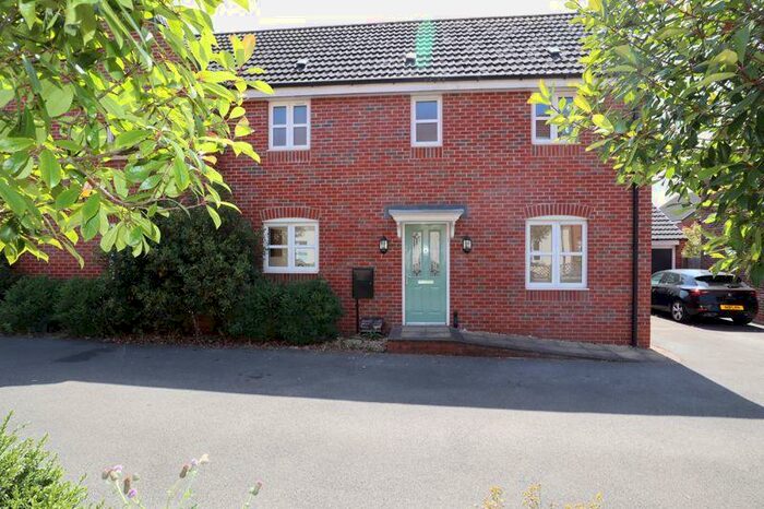 3 Bedroom Semi-Detached House To Rent In Maximus Road, North Hykeham, Lincoln, LN6