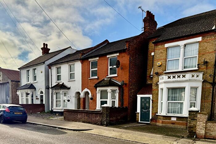 1 Bedroom Flat To Rent In Shakespeare Drive, Westcliff-on-Sea, SS0