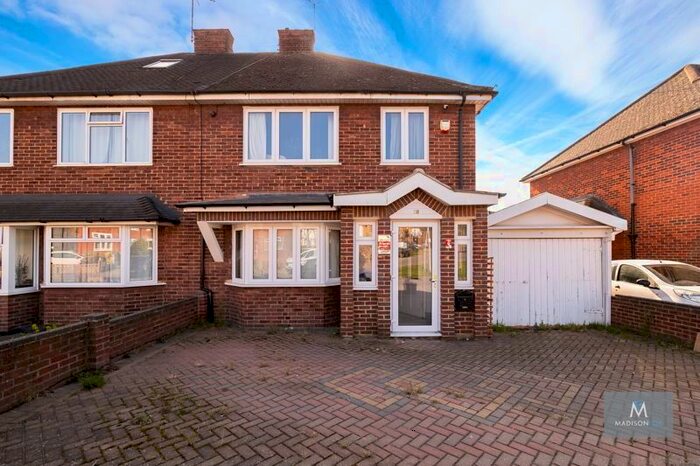 3 Bedroom Semi-Detached House To Rent In Finchingfield Avenue, Woodford Green, IG8