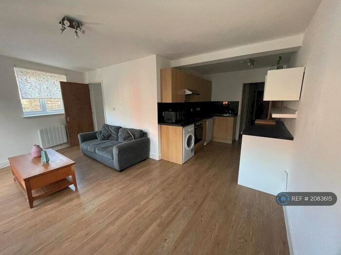 1 Bedroom Flat To Rent In High Street, Beckenham, BR3