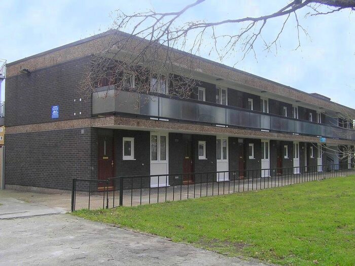 1 Bedroom Flat To Rent In Hodister Close, London, SE5