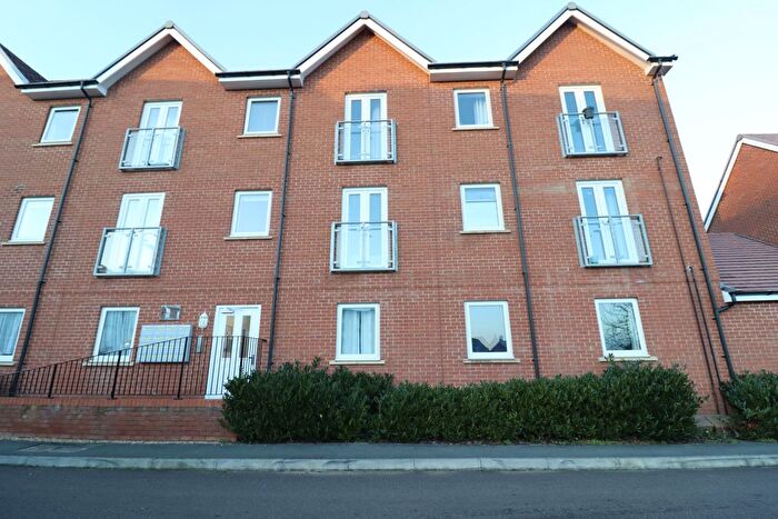 2 Bedroom Flat To Rent In Maldives Terrace, Newton Leys, Bletchley, Milton Keynes, MK3