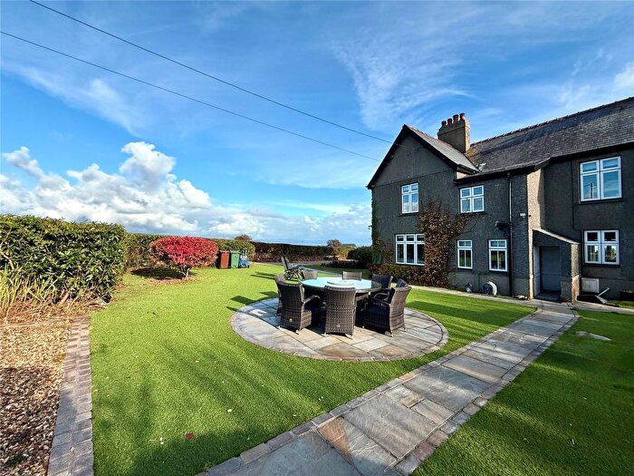 4 Bedroom Detached House For Sale In Mynytho, Gwynedd, LL53