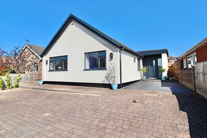 3 Bedroom Detached Bungalow For Sale In Albion Close, Lincoln, LN1