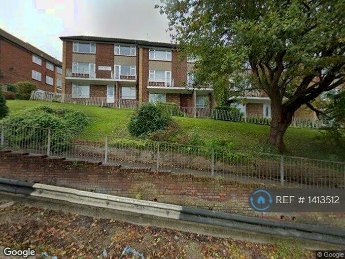 2 Bedroom Flat To Rent In Amersham Hill, High Wycombe, HP13