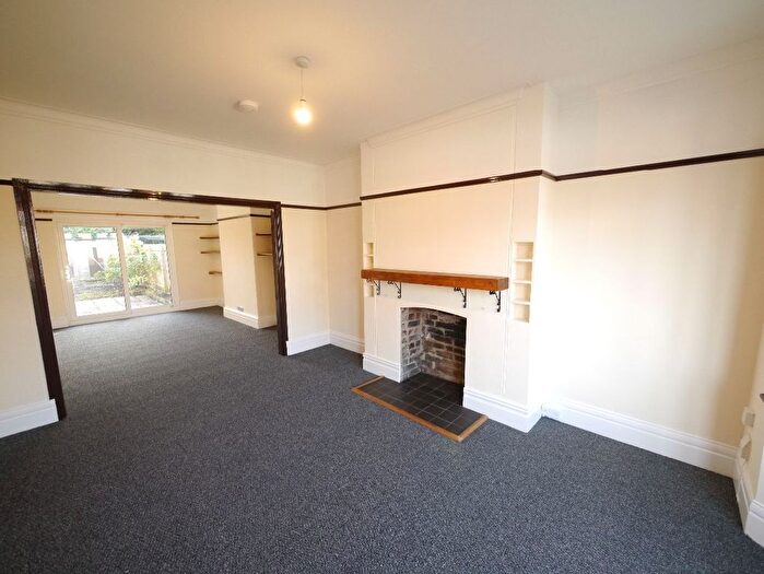 4 Bedroom Semi-Detached House To Rent In Middleton Avenue, Newcastle Upon Tyne, NE4