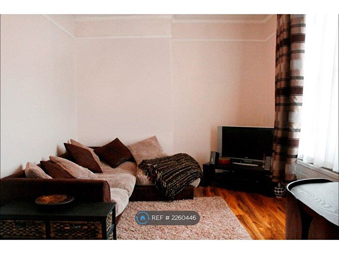 1 Bedroom Flat To Rent In Waldegrave Road, London, SE19