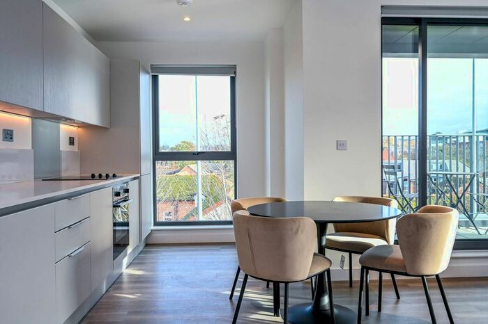 2 Bedroom Flat To Rent In The Mint, Guildford, GU1