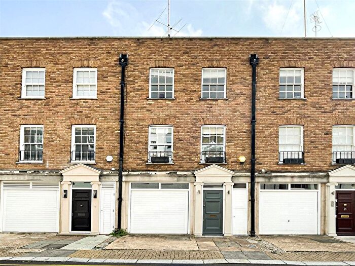 4 Bedroom Terraced House To Rent In Cadogan Lane, Knightsbridge, SW1X