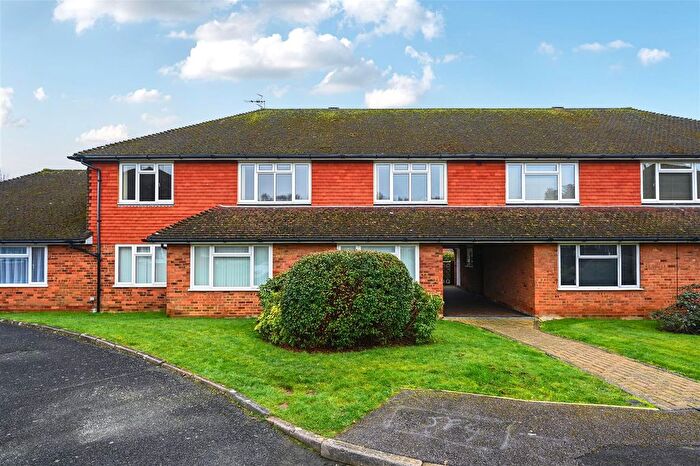 2 Bedroom Flat For Sale In Cowdray Close, Bexhill-On-Sea, TN39