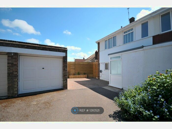 3 Bedroom Semi-Detached House To Rent In Oaklands Avenue, Broadstairs, CT10