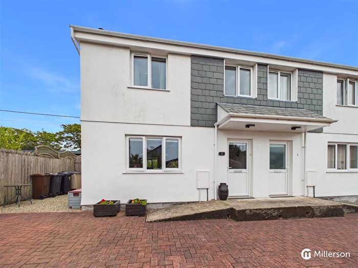 3 Bedroom Semi Detached House For Sale In Rosewarne Close, Camborne, TR14