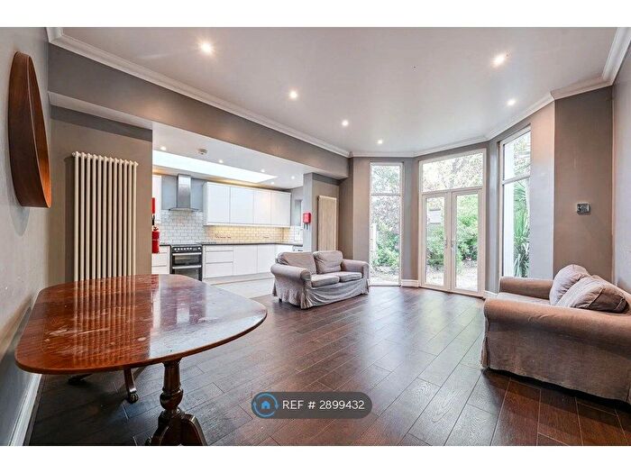 6 Bedroom Semi Detached House To Rent In Thornsbeach Road, London, SE6