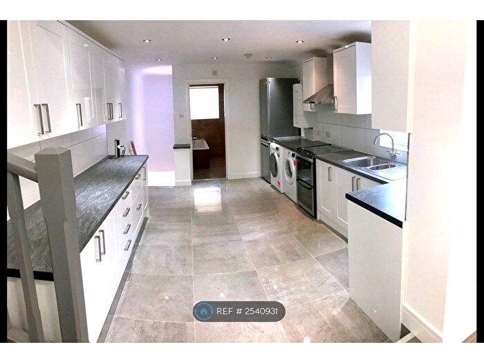 4 Bedroom Flat To Rent In Market Street, Watford, WD18
