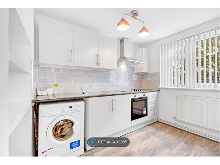 1 Bedroom Flat To Rent In Haldon Close, Chigwell, IG7