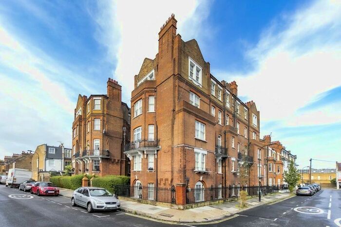 2 Bedroom Flat To Rent In Colehill Lane, London, SW6